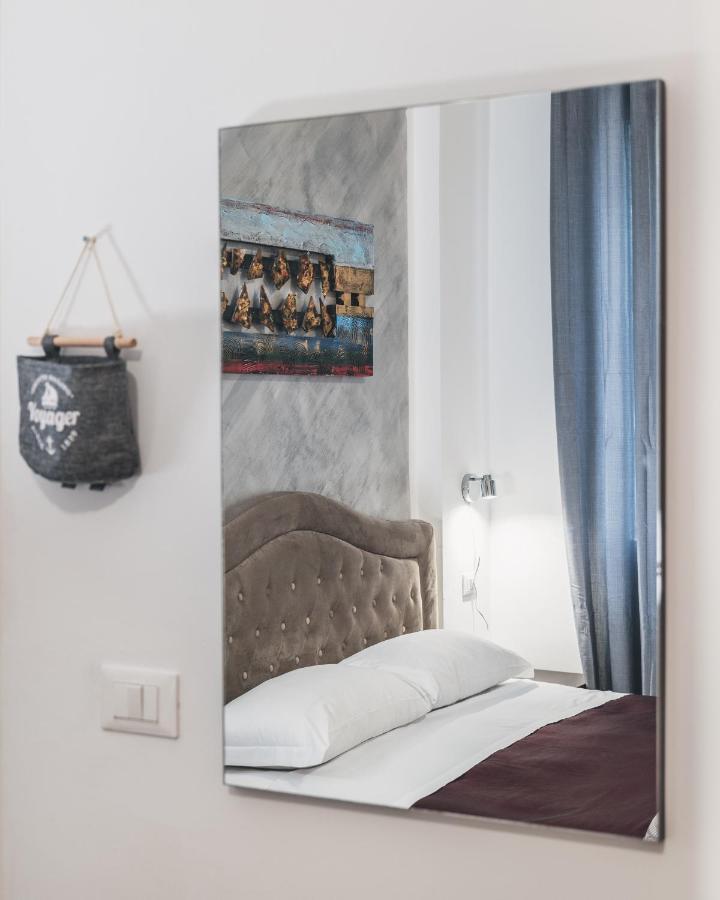 Bulldog Station Apartments With Private Wc, Ac, Tv เมสเตร ภายนอก รูปภาพ