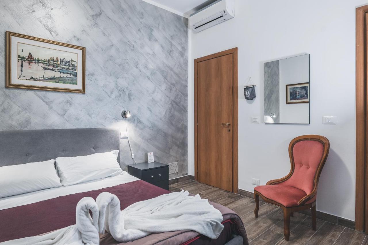 Bulldog Station Apartments With Private Wc, Ac, Tv เมสเตร ภายนอก รูปภาพ