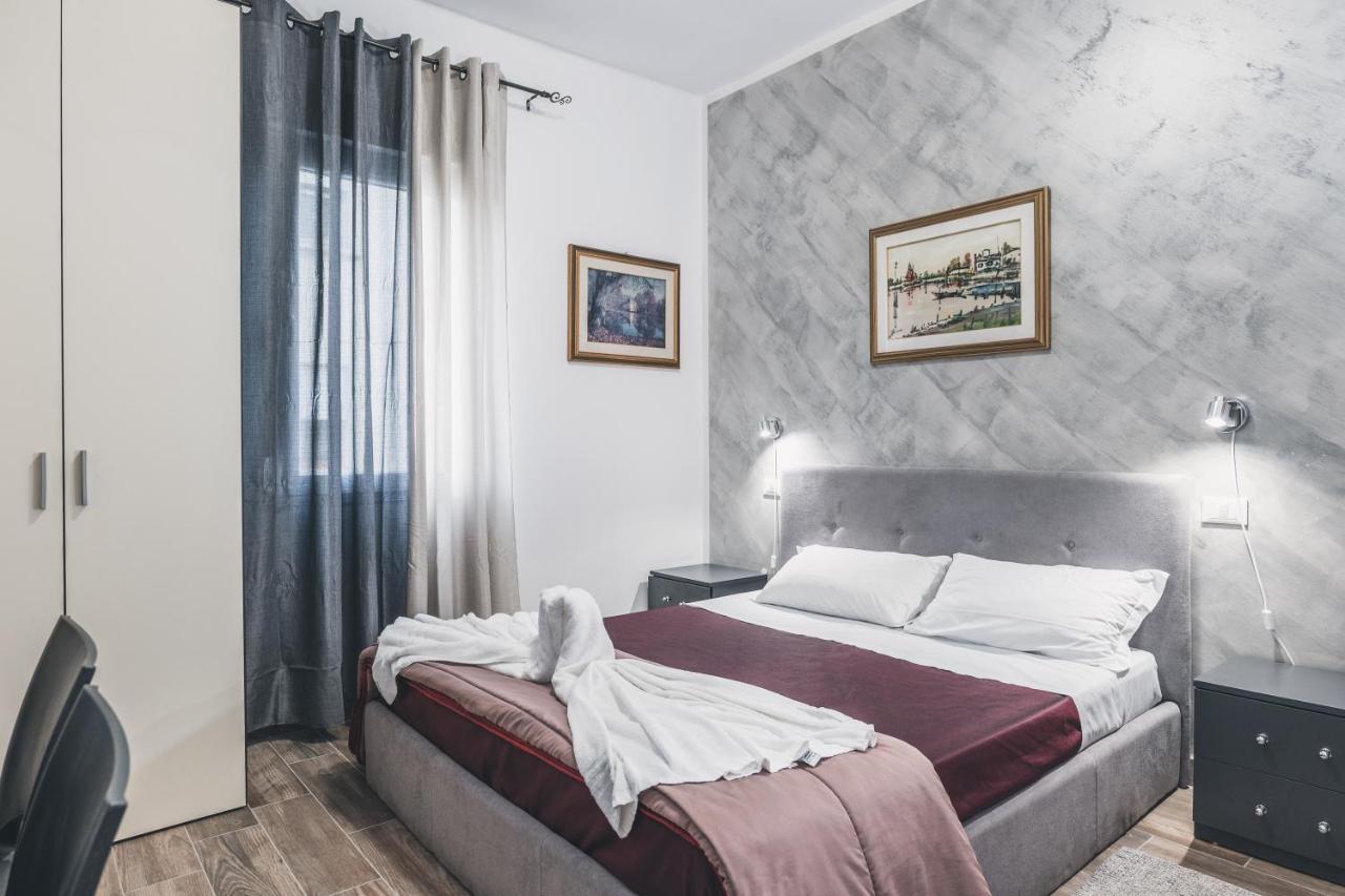 Bulldog Station Apartments With Private Wc, Ac, Tv เมสเตร ภายนอก รูปภาพ