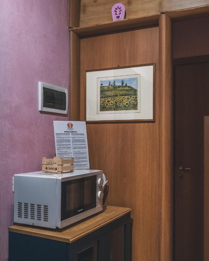 Bulldog Station Apartments With Private Wc, Ac, Tv เมสเตร ภายนอก รูปภาพ